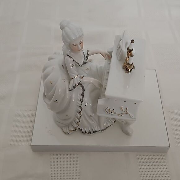 Ceramic Lady Playing Piano Musical Figurine White - Picture 12 of 16